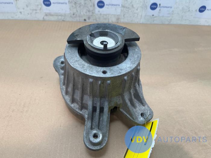 Engine mount Mercedes C-Klasse
