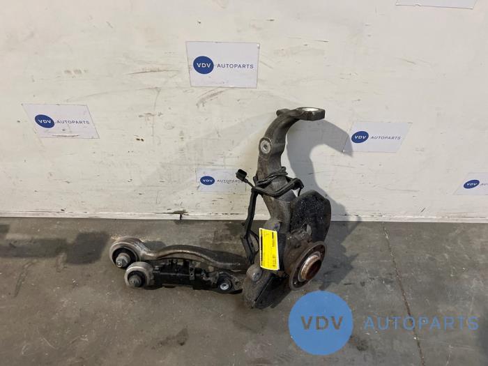 Knuckle, front right Mercedes CLS-Klasse