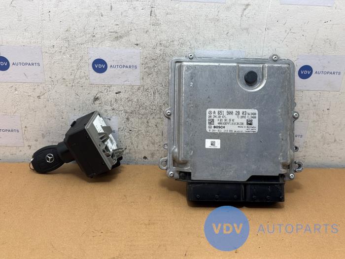 Kontaktslot + computer Mercedes Vito