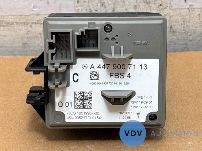 Kontaktslot + computer Mercedes Vito