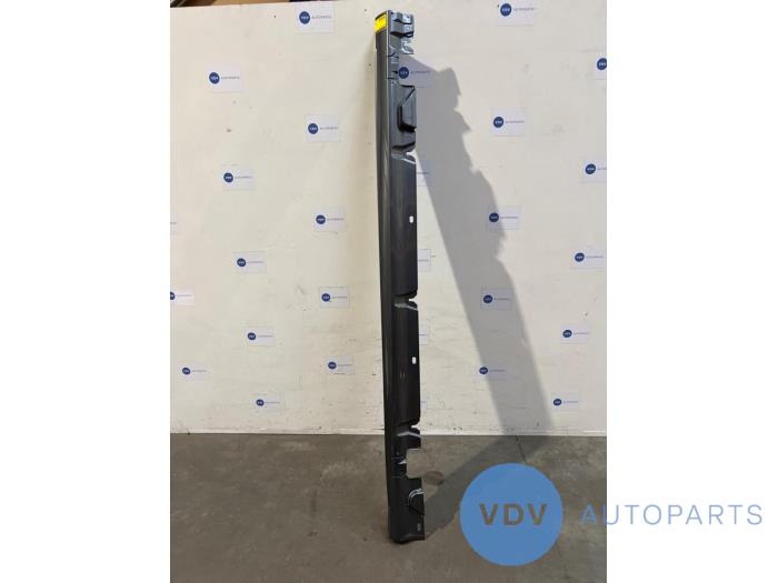 Sill, left Mercedes C-Klasse