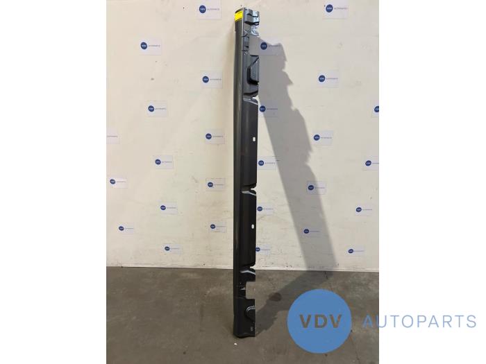 Sill, left Mercedes C-Klasse