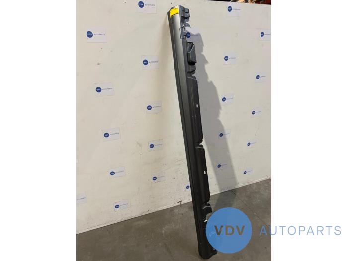 Sill, left Mercedes C-Klasse