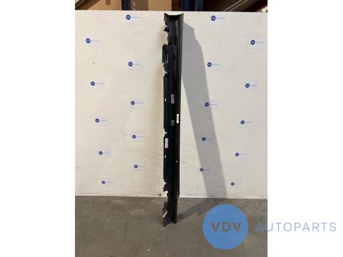 Sill, left Mercedes C-Klasse