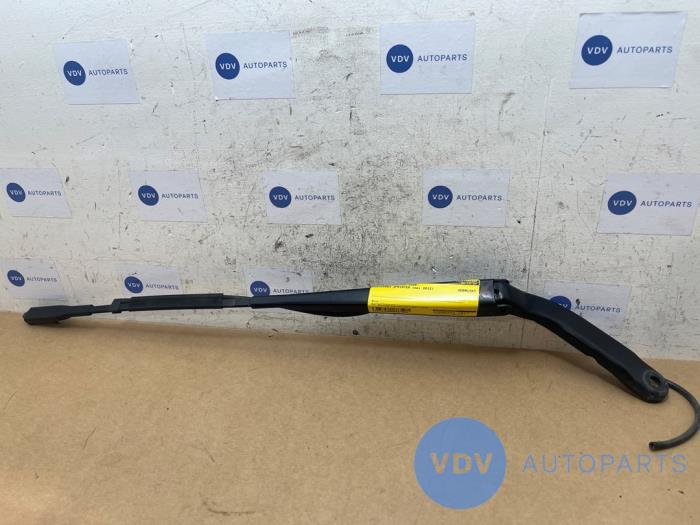 Ramie wycieraczki przedniej Mercedes Sprinter