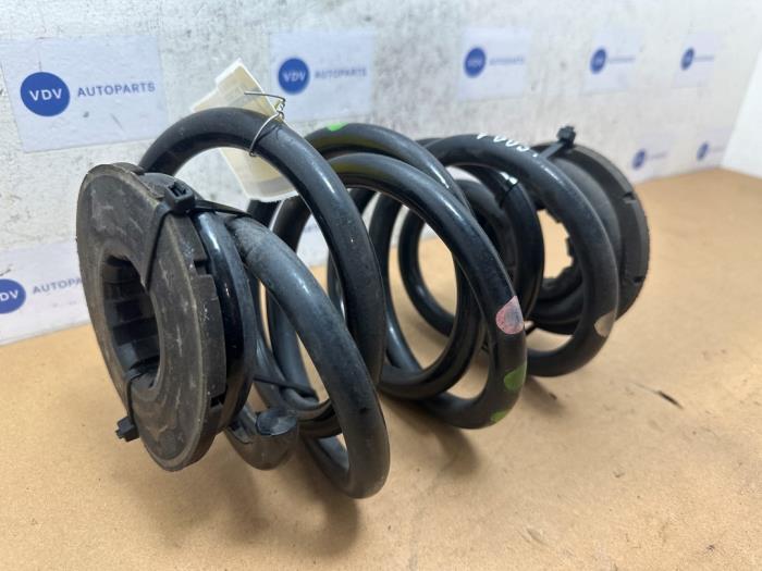 Schraubenfeder hinten Mercedes CLA