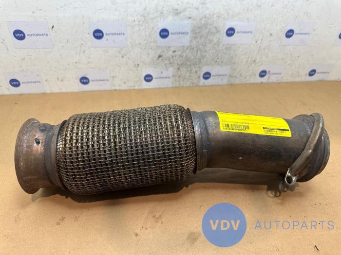 Gietki element ukladu wydechowego Mercedes CLA