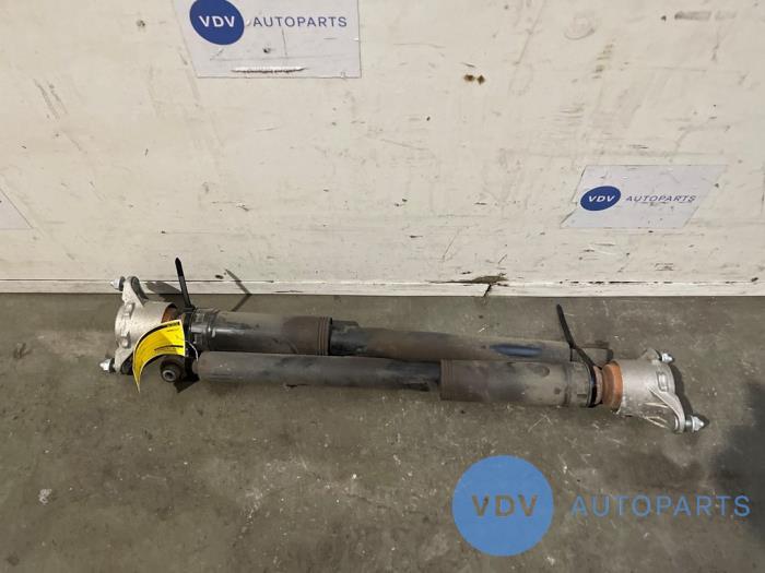 Shock absorber kit Mercedes CLA