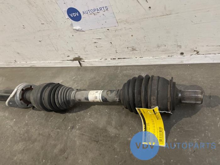 Os napedowa prawy przód Mercedes CLA