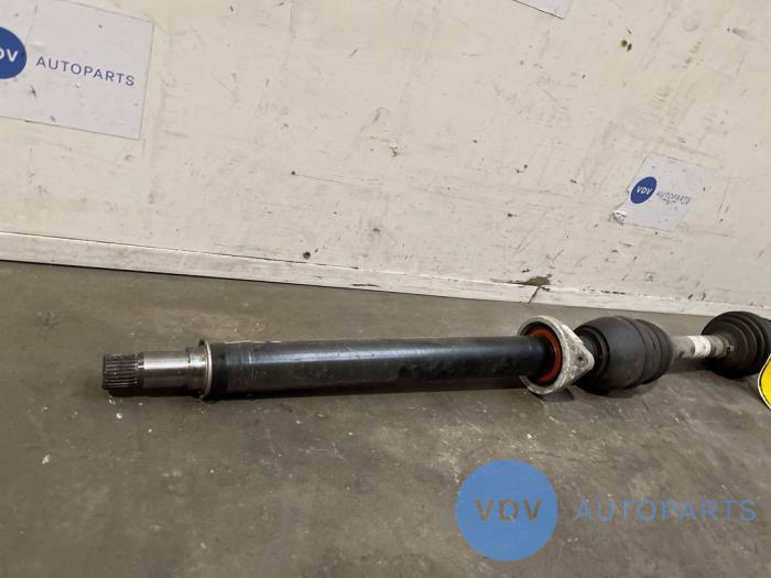 Os napedowa prawy przód Mercedes CLA