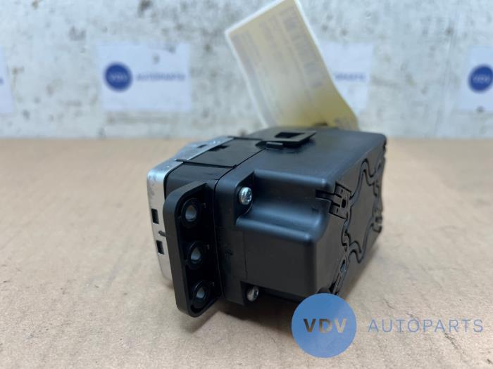 On-board computer controller Mercedes CLA