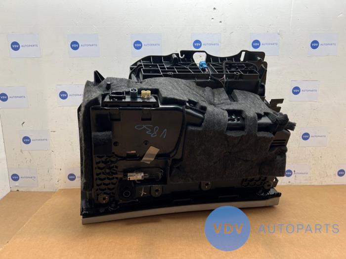 Glovebox Mercedes C-Klasse