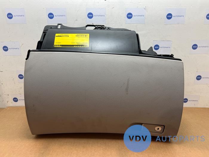 Glovebox Mercedes C-Klasse