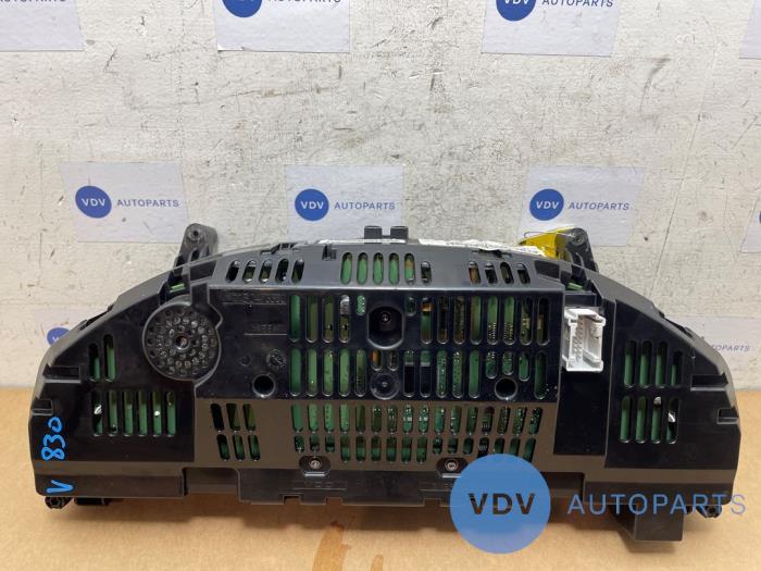 Tacho - Kombiinstrument KM Mercedes C-Klasse