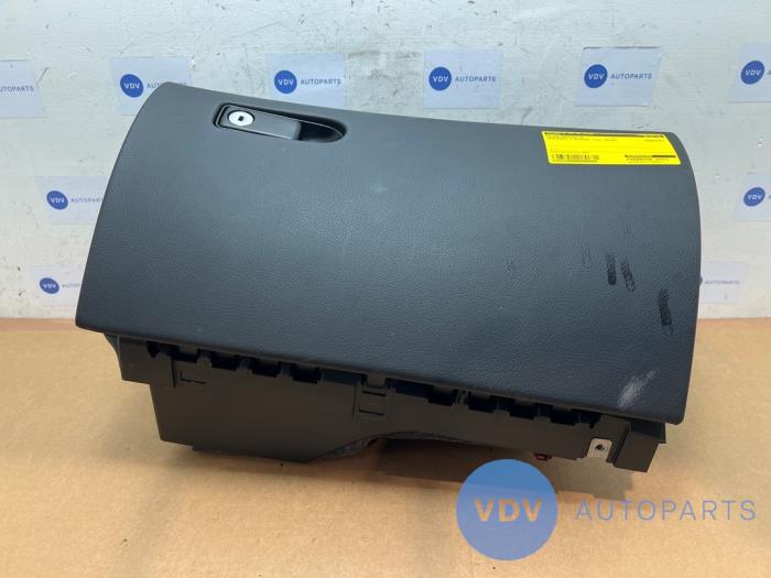Glovebox Mercedes C-Klasse