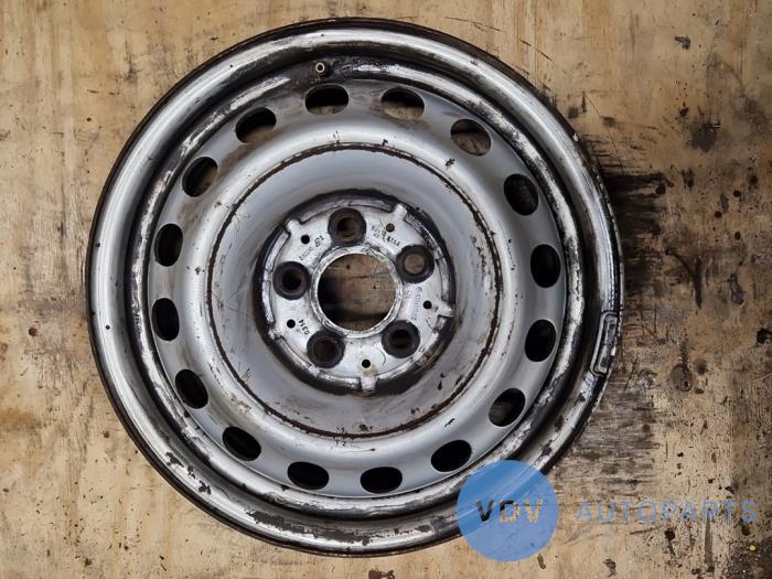 Llanta Mercedes Vito