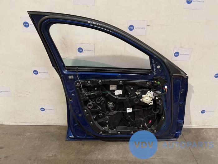 Door 4-door, front left Mercedes C-Klasse