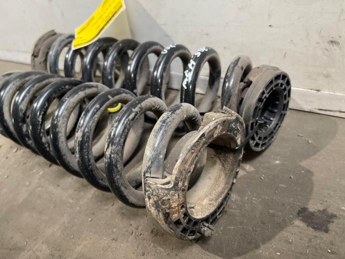 Muelle helicoidal detrás Mercedes C-Klasse