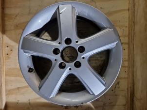 Gebruikte Velg Mercedes B (W245) 1.7 B-170 16V Prijs € 48,40 Inclusief btw aangeboden door Autoparts Van De Velde