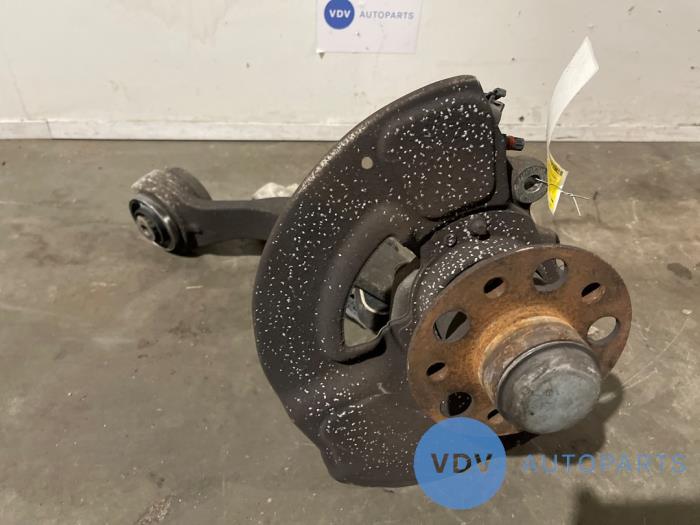 Fusee links-voor Mercedes CLS-Klasse