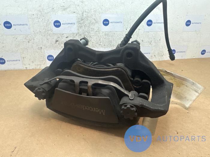 Bremszange links vorne Mercedes CLS-Klasse