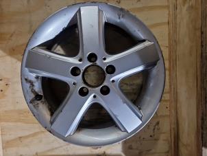 Gebruikte Velg Mercedes B (W245) 2.0 B-200 CDI 16V Prijs € 48,40 Inclusief btw aangeboden door Autoparts Van De Velde