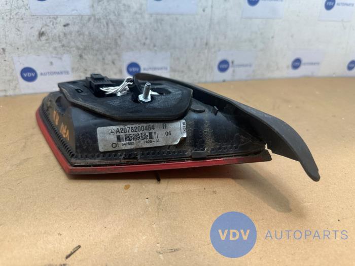 Luz trasera derecha Mercedes E-Klasse