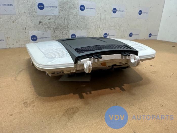 Oswietlenie wewnetrzne przód Mercedes E-Klasse