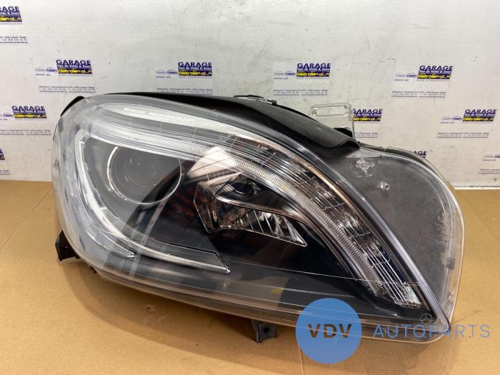 Reflektor prawy Mercedes ML-Klasse