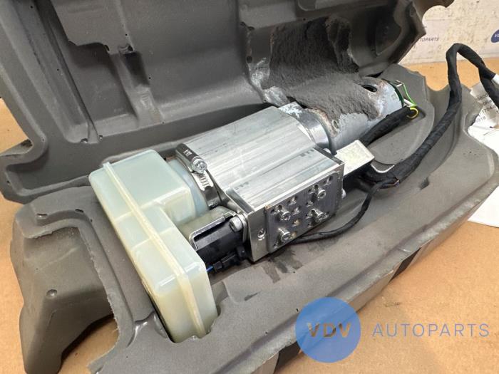 Pompe hydraulique Mercedes C-Klasse