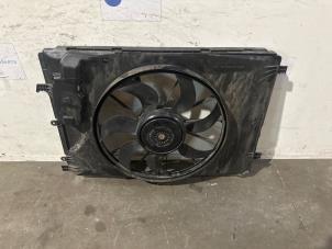 Gebruikte Motorkoeling ventilator Mercedes GLA (156.9) 1.6 180 16V Prijs € 90,75 Inclusief btw aangeboden door Autoparts Van De Velde