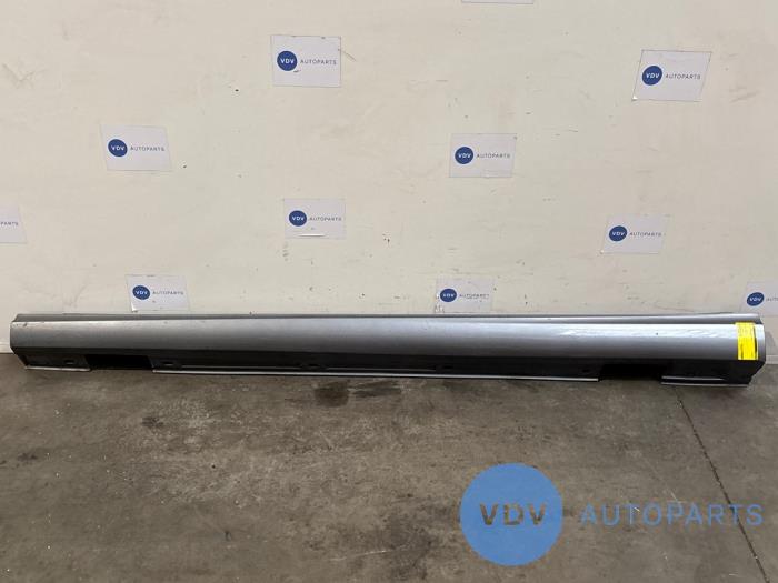 Sill, left Mercedes B-Klasse