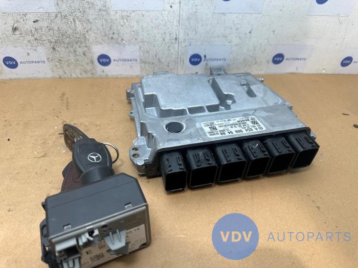 Kontaktslot + computer Mercedes Vito