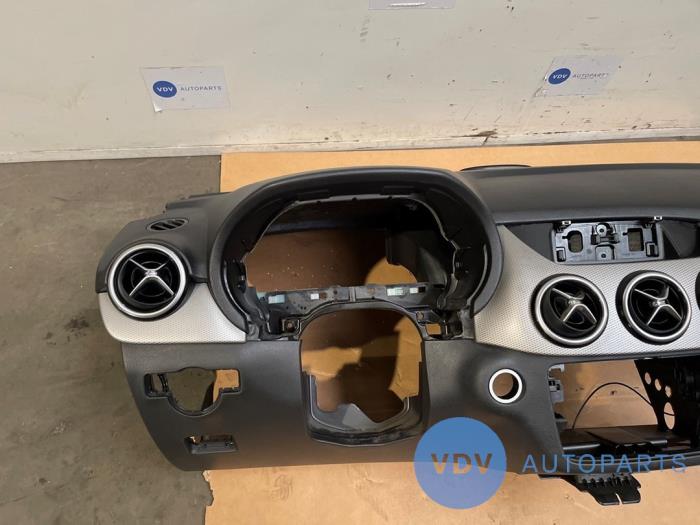 Dashboard Mercedes B-Klasse