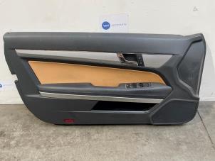 Gebruikte Deurbekleding 2Deurs links Mercedes E (C207) E-350 CDI V6 24V Prijs € 151,25 Inclusief btw aangeboden door Autoparts Van De Velde