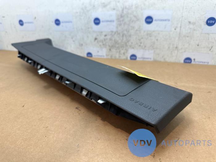 Knie airbag Mercedes B-Klasse