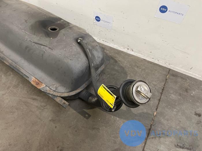 Réservoir de carburant Mercedes E-Klasse