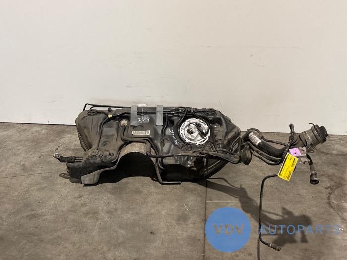 Tank Mercedes C-Klasse