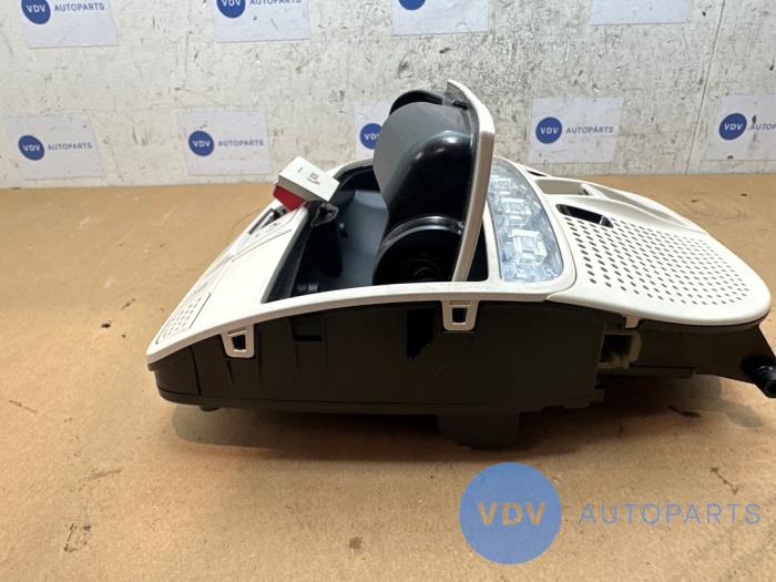 Oswietlenie wewnetrzne przód Mercedes C-Klasse