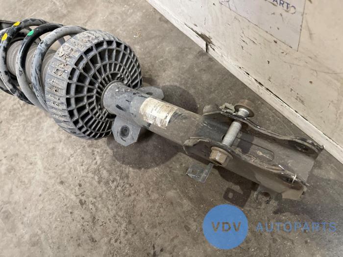 Fronts shock absorber, left Mercedes Vito