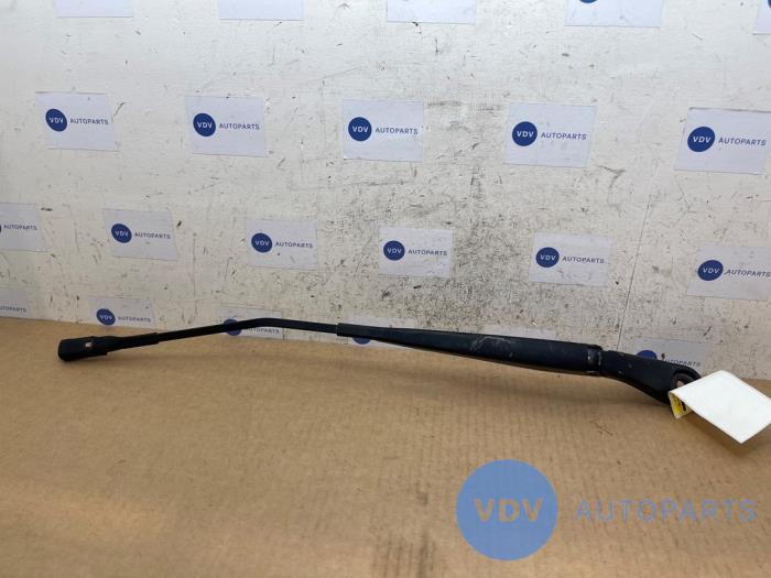 Ramie wycieraczki przedniej Mercedes Vito