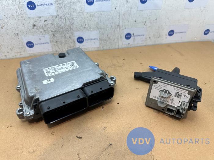 Kontaktslot + computer Mercedes Vito