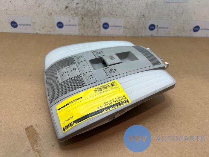 Oswietlenie wewnetrzne przód Mercedes E-Klasse