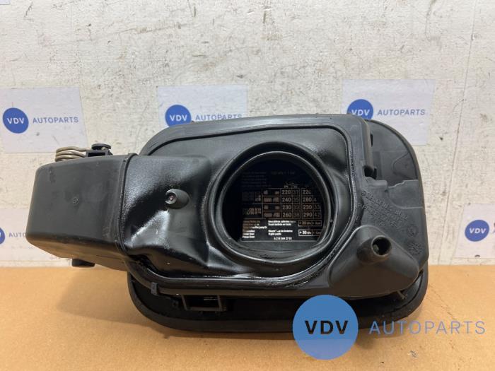 Pokrywa wlewu paliwa Mercedes CLS-Klasse