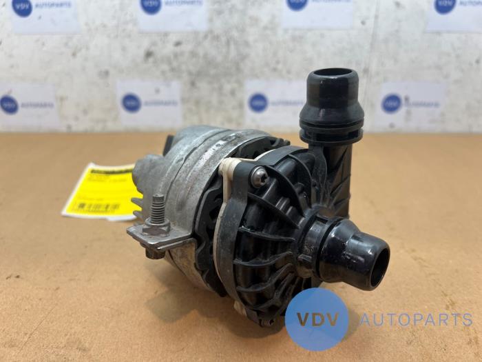 Water pump Mercedes C-Klasse