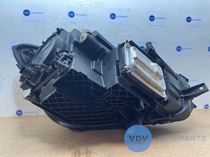 Reflektor lewy Mercedes T-Klasse