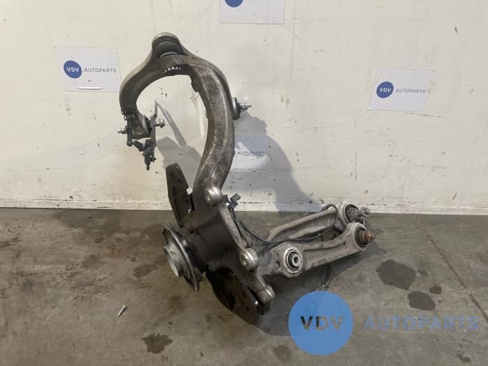 Knuckle, front left Mercedes C-Klasse