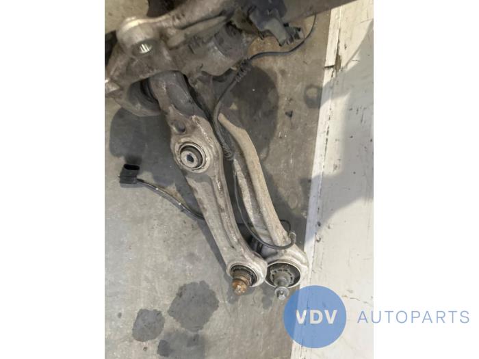 Achsschenkel links vorne Mercedes C-Klasse