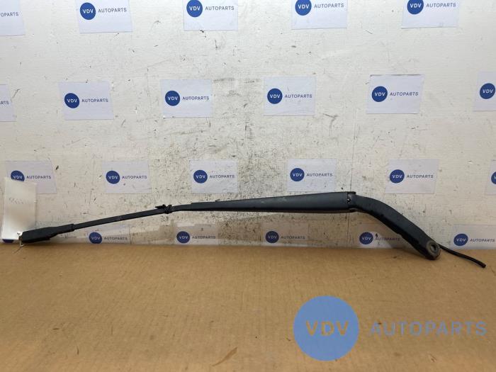 Ramie wycieraczki przedniej Mercedes Sprinter