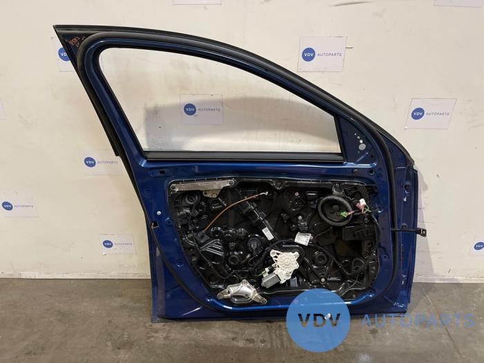 Drzwi lewe przednie wersja 4-drzwiowa Mercedes C-Klasse